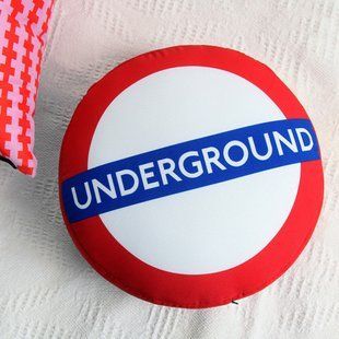 Круглая декоративнаяя подушка с принтом &laquo;Underground&raquo; PP_ERA006 фото