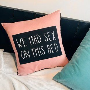 Декоративна подушка з габардину з принтом &laquo;We had sex on this bed&raquo;, 40&times;40 см 4P_19L008 фото