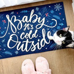 Придверний килимок з принтом з принтом &laquo;Baby, it's cold outside&raquo; з декоративним друком, 45&times;75&times;0.4 см KOV_20S025 фото