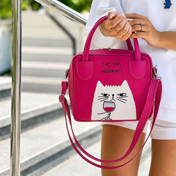 Жартівливий акцент &laquo;Sip, sip, hooray!&raquo; &mdash; жіноча сумка Kitto на блискавці, 25&times;20 см SKI_26J030_ROZ фото