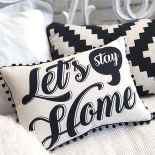 Декоративная подушка из мешковины с принтом &laquo;з помпонами Let`s stay home&raquo;, 45&times;32 см 43PHBP_21NG002 фото